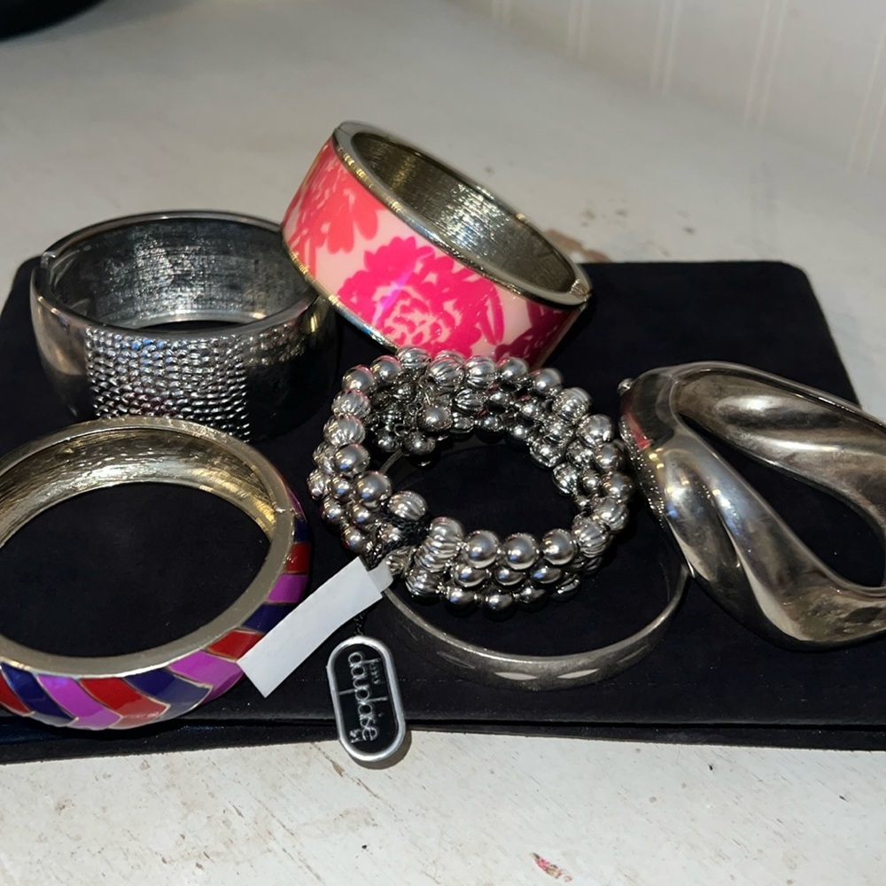 Lot Unsigned Designer Hinged Bracelets - image 1